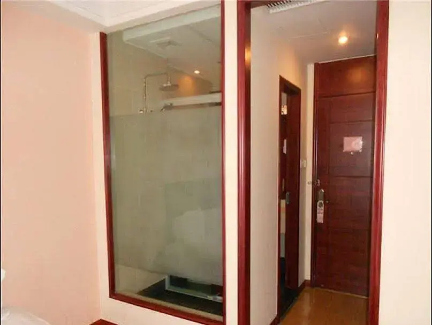 Ningbo Qingqishi Holiday Hotel