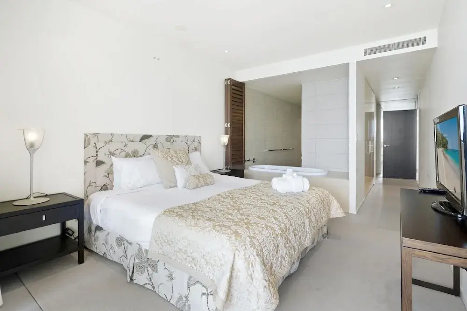 Unit 80 3 B/R Lux Ocean View