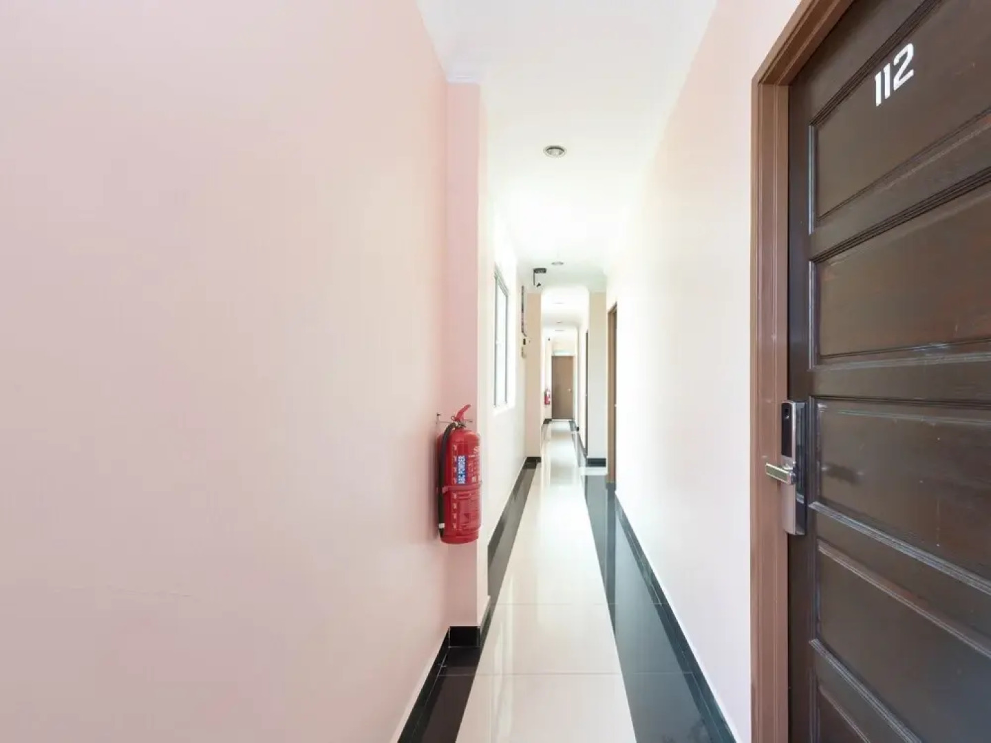 Super OYO Capital O 89366 Spring Inn Hotel