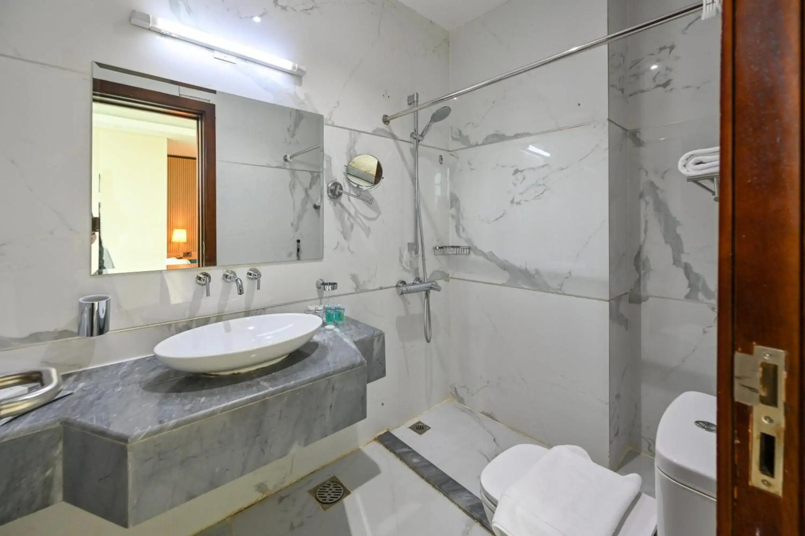Almansour Suites Hotel Doha