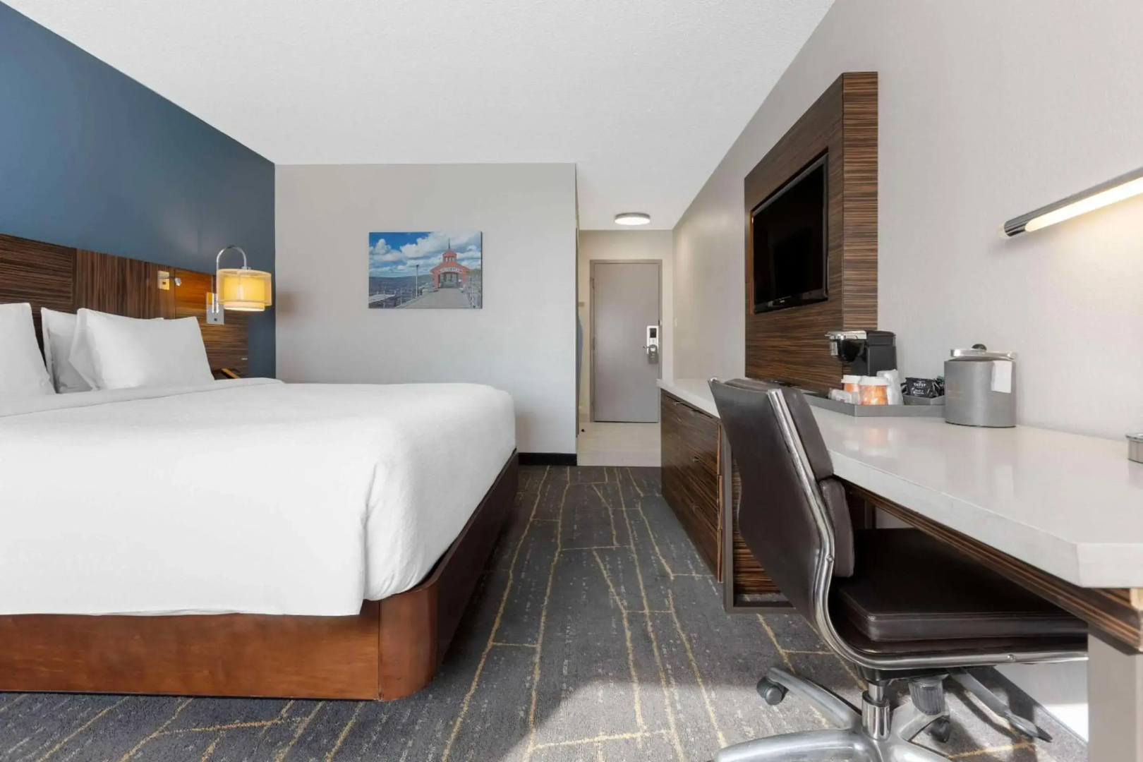 The Lux Hotel & Conference Center, an Ascend Collection Hotel