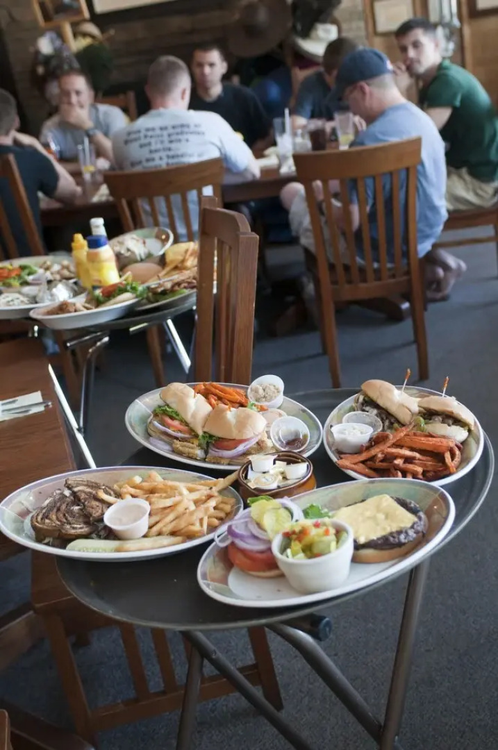 Two bedroom House with fenced in yard, covered patio area, located at the Joplin Inn at the entrance to Mountain Harbor, just 1 1/2 miles from Lake Ouachita. by RedAwning