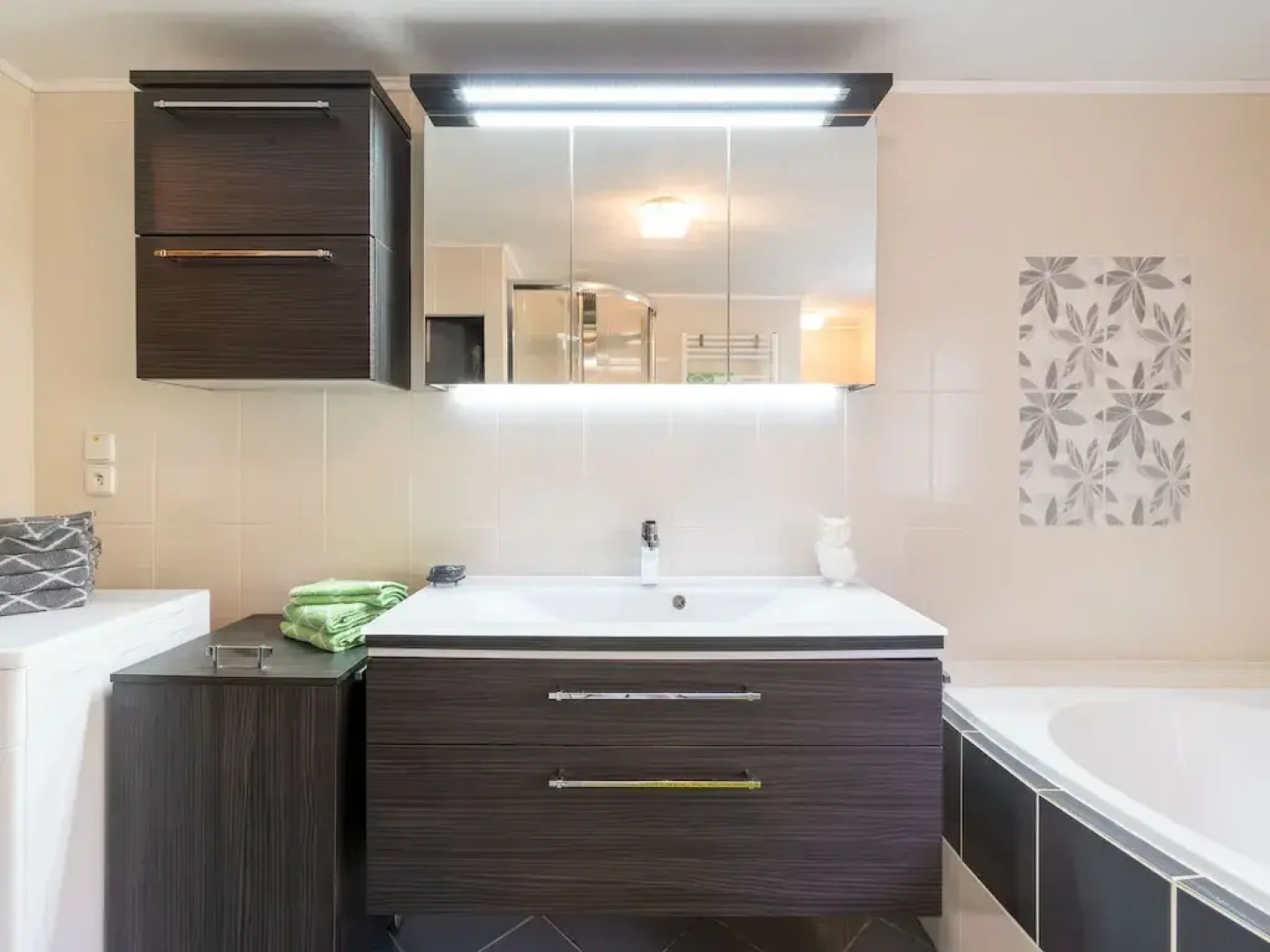 Secluded Holiday Home in Kraslice with Sauna, bubble bath