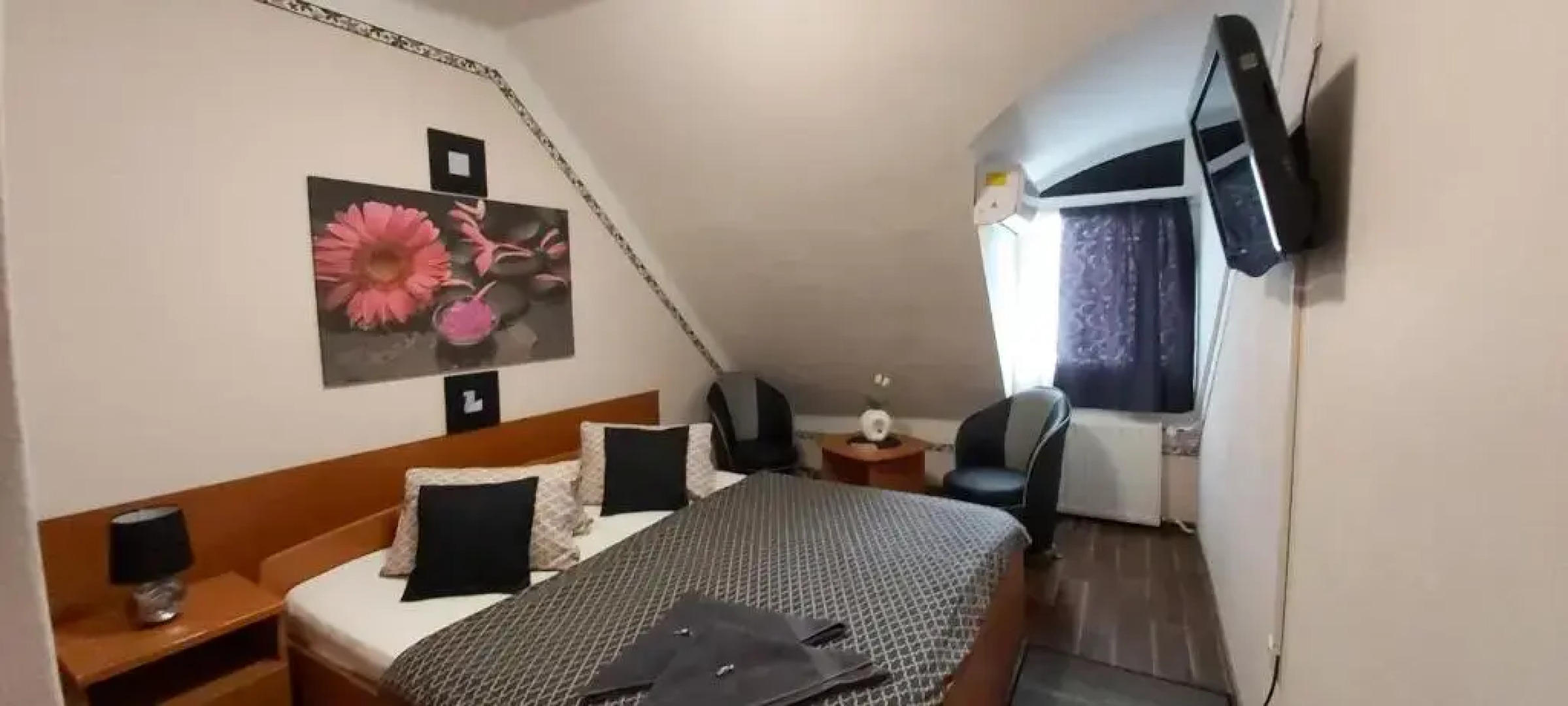 Romantik Étterem - Panzió