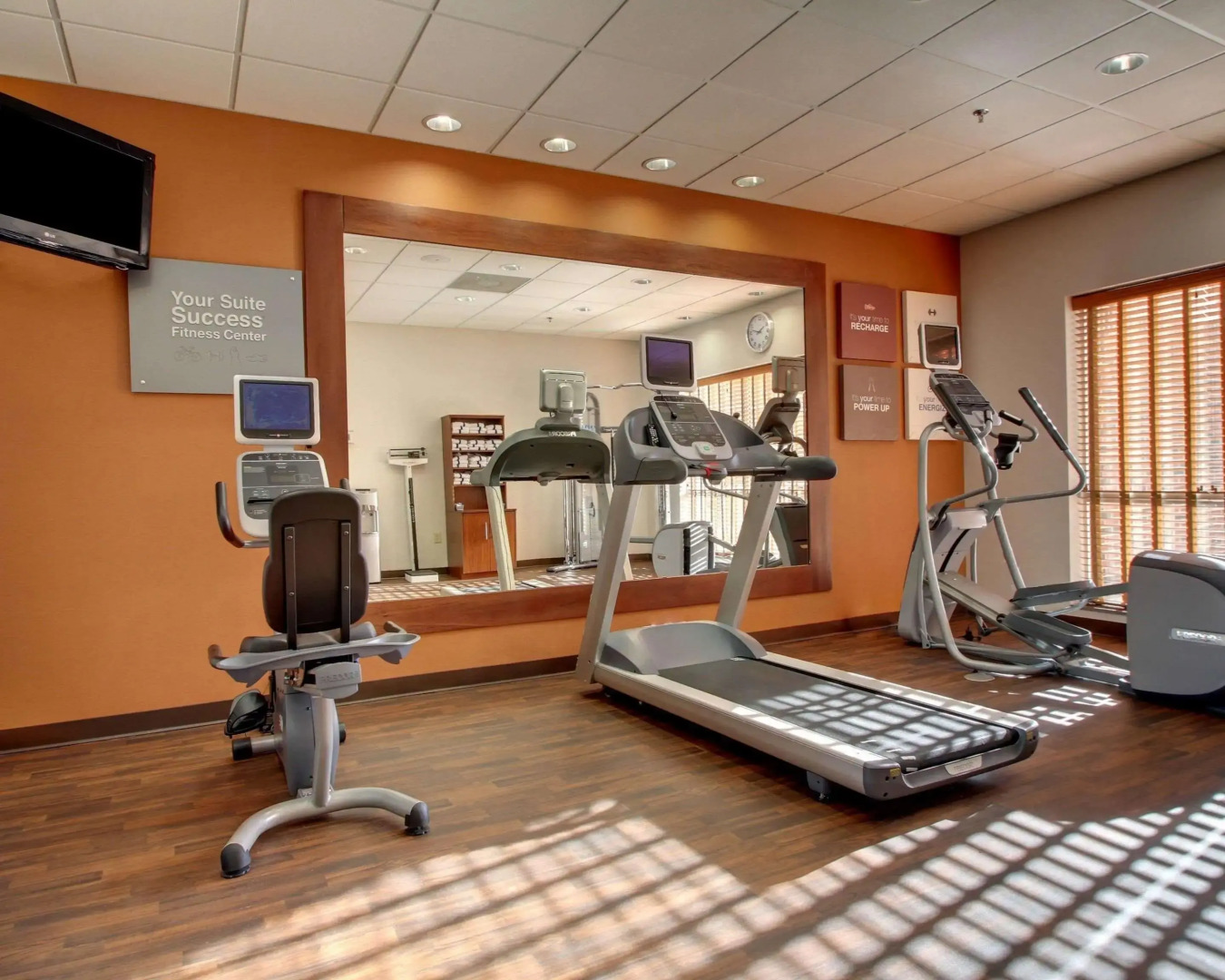 Comfort Suites Airport