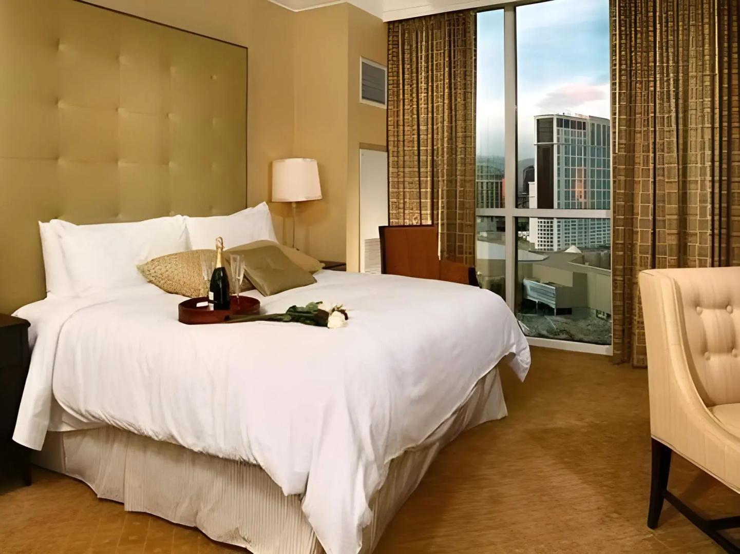 Luxury Suites International At The Signature