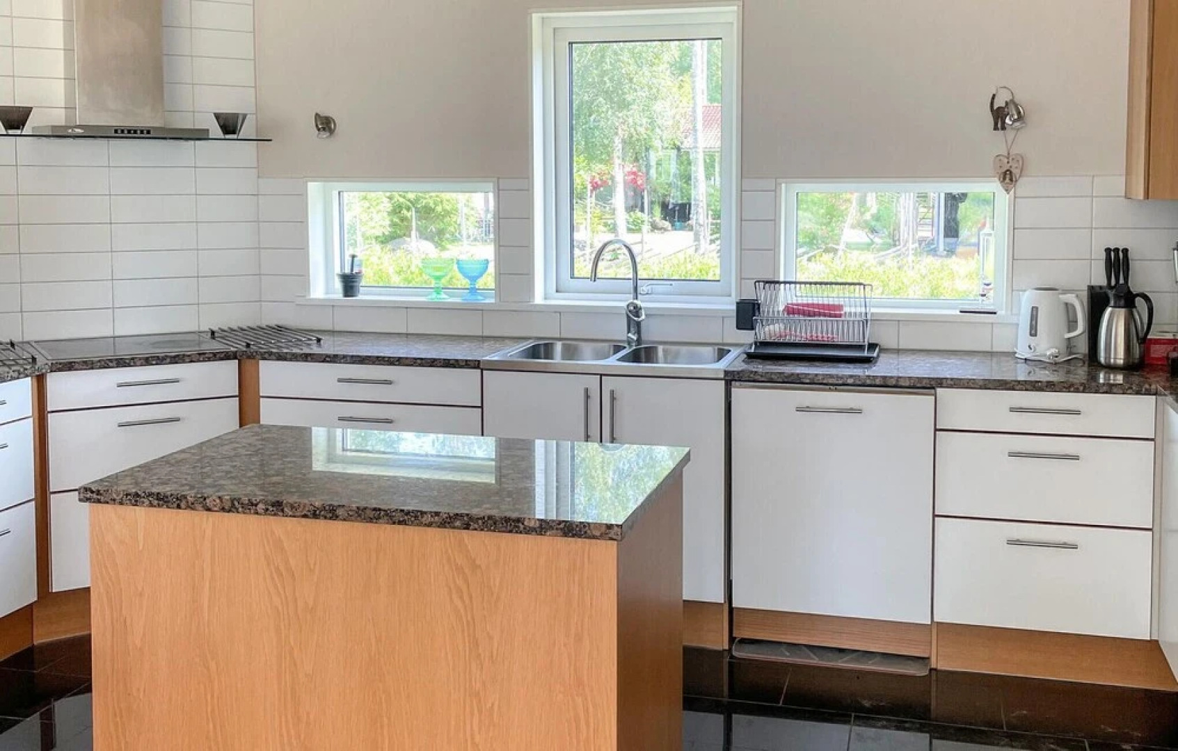 Amazing Home in Tived With Wifi and 2 Bedrooms