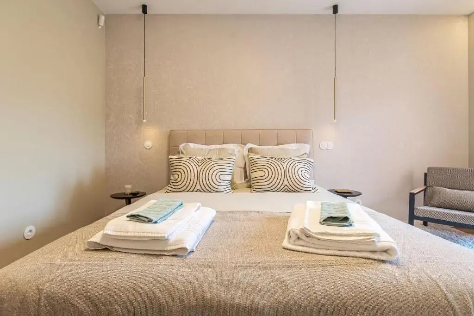 Deluxe 2BDR Apartment in Carcavelos by LovelyStay