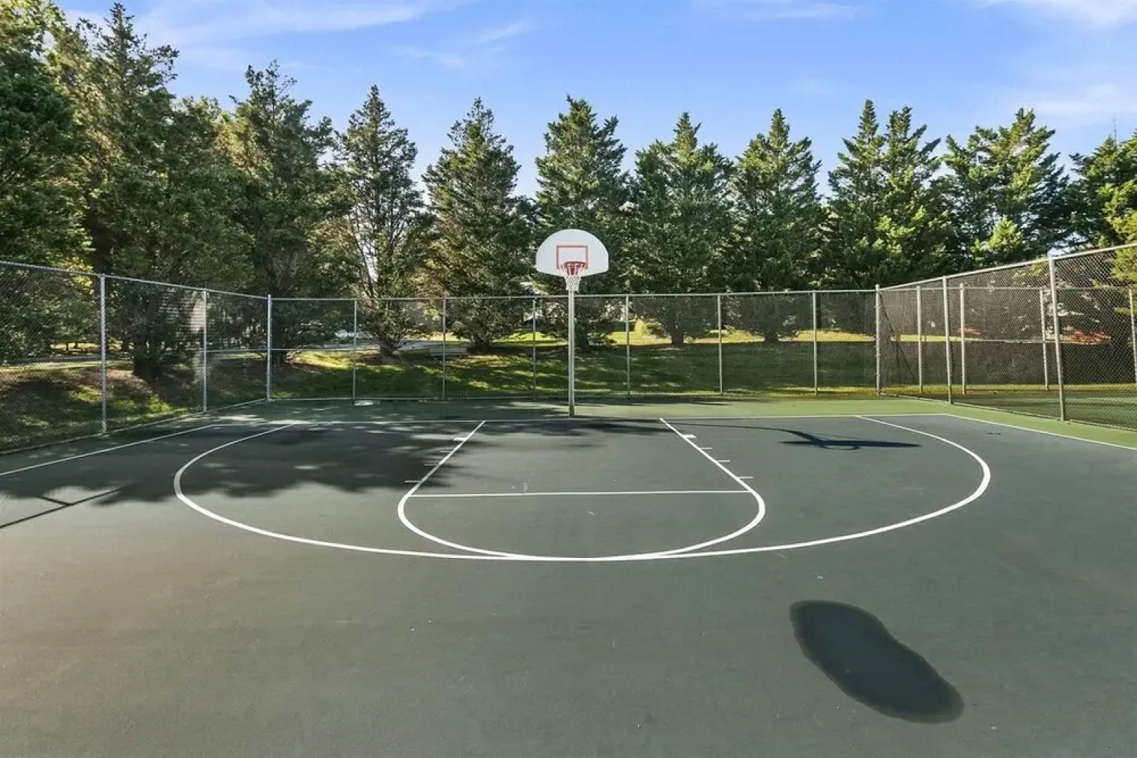 Top Rated Townhome - Largest Corner Unit With Patio, Deck, Basement, and new Luxury Mattresses! Self Checkin. Super Host Support!