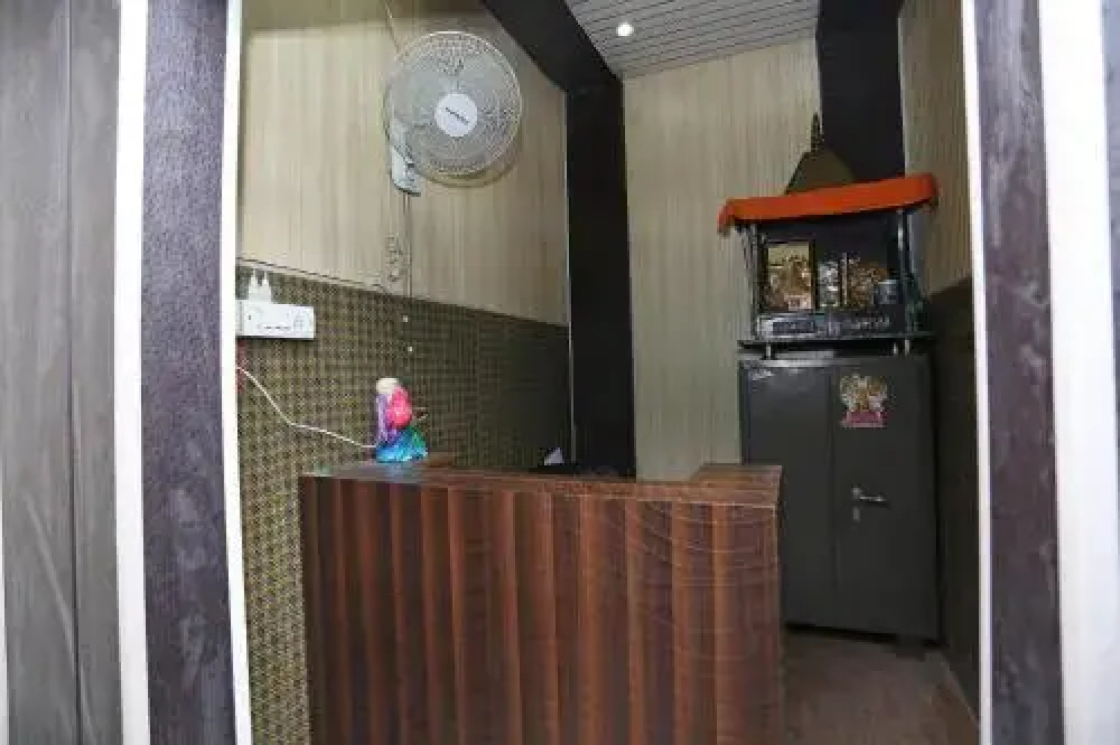 OYO 28227 Hotel Abhinandan