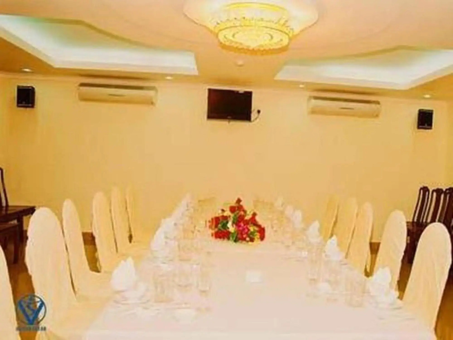 Nha Khach Tien Giang