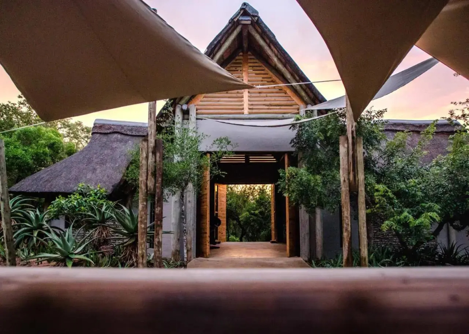 Royal Thonga Safari Lodge