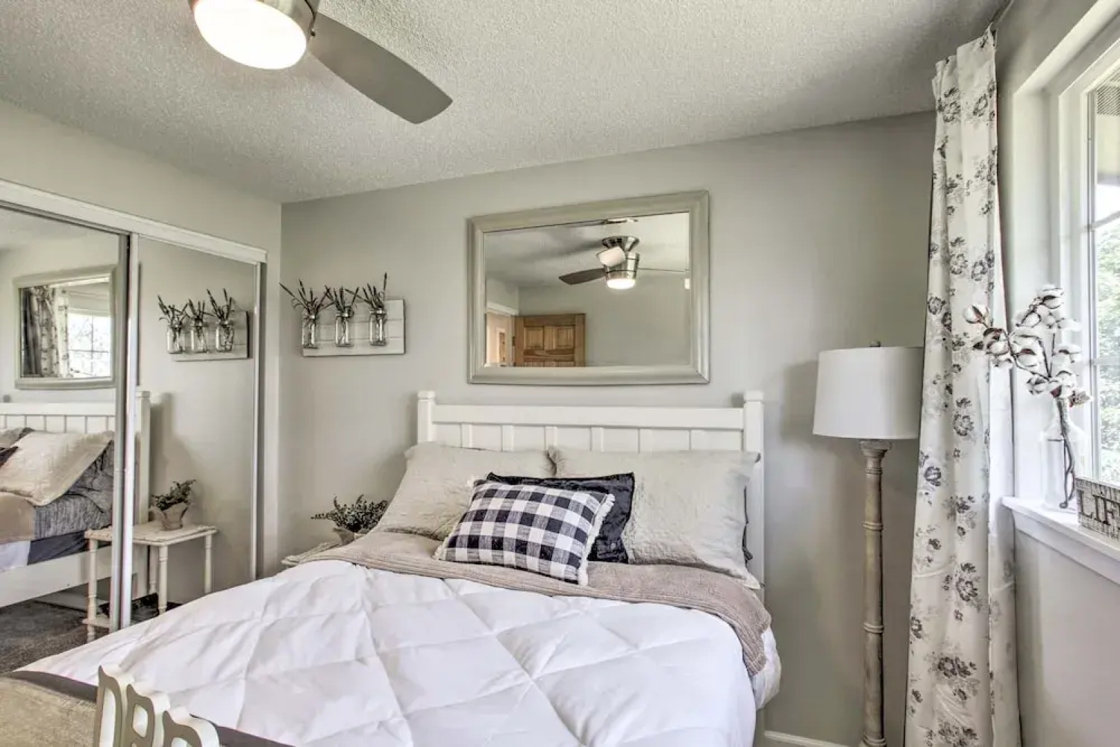 The Overlook Gem: Stunning Views & Serenity Awaits