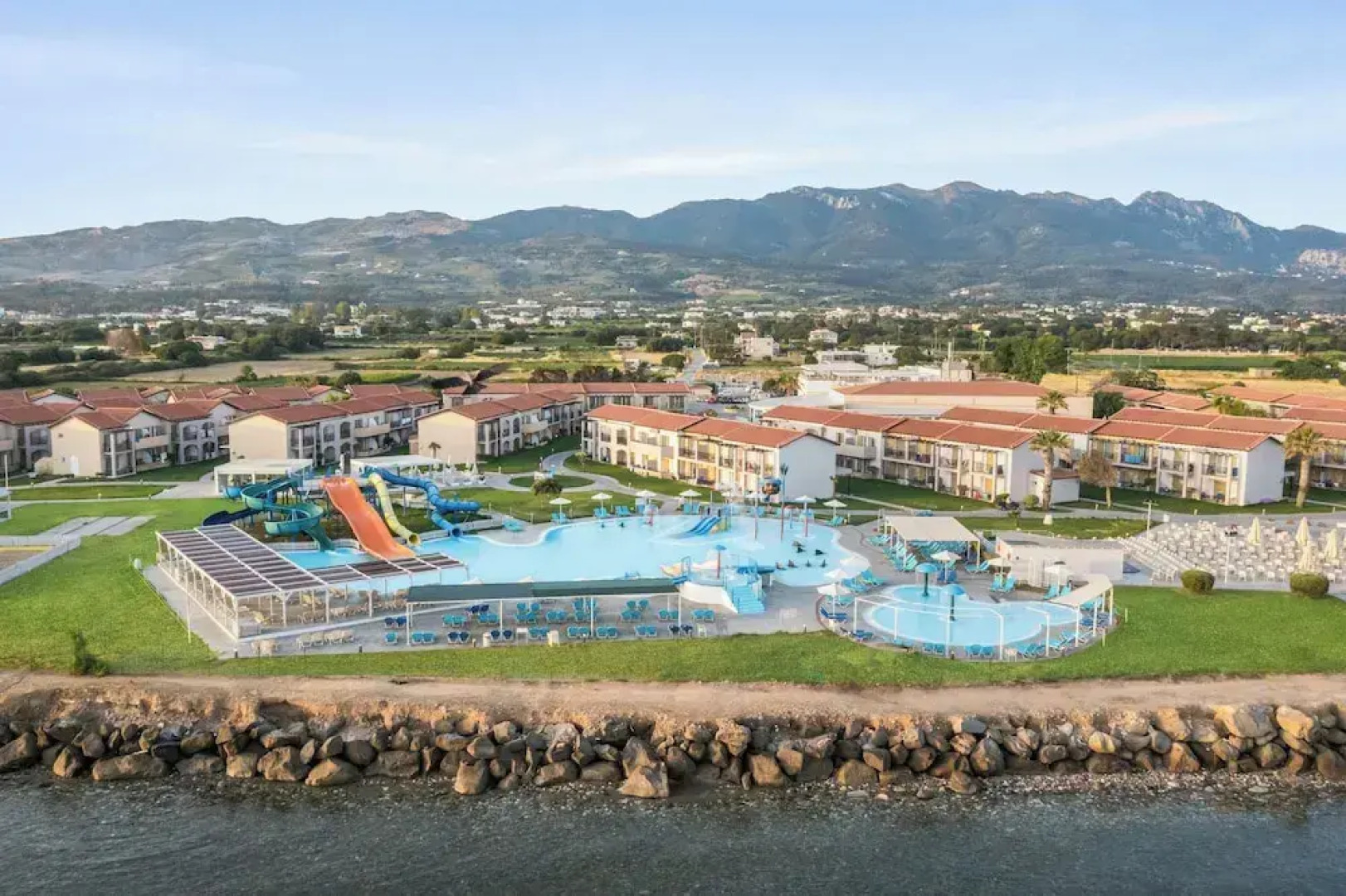 White Olive Marine Aquapark