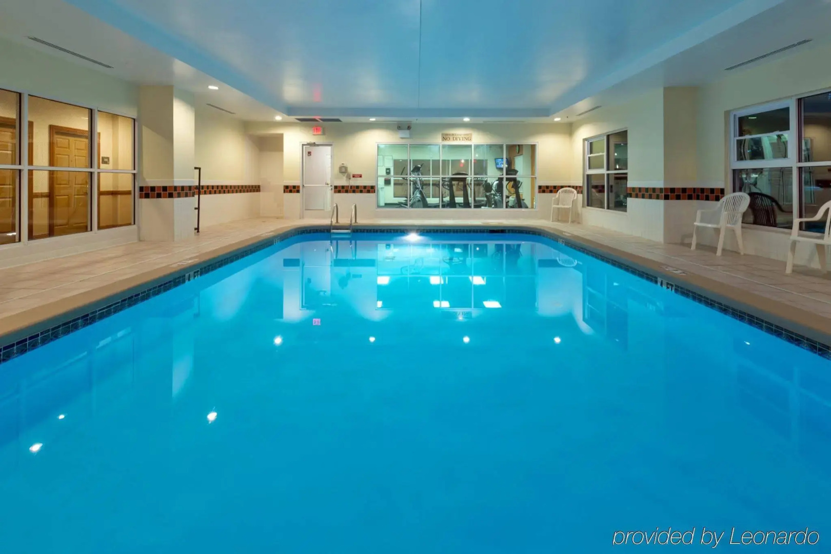 Comfort Inn & Suites near Six Flags