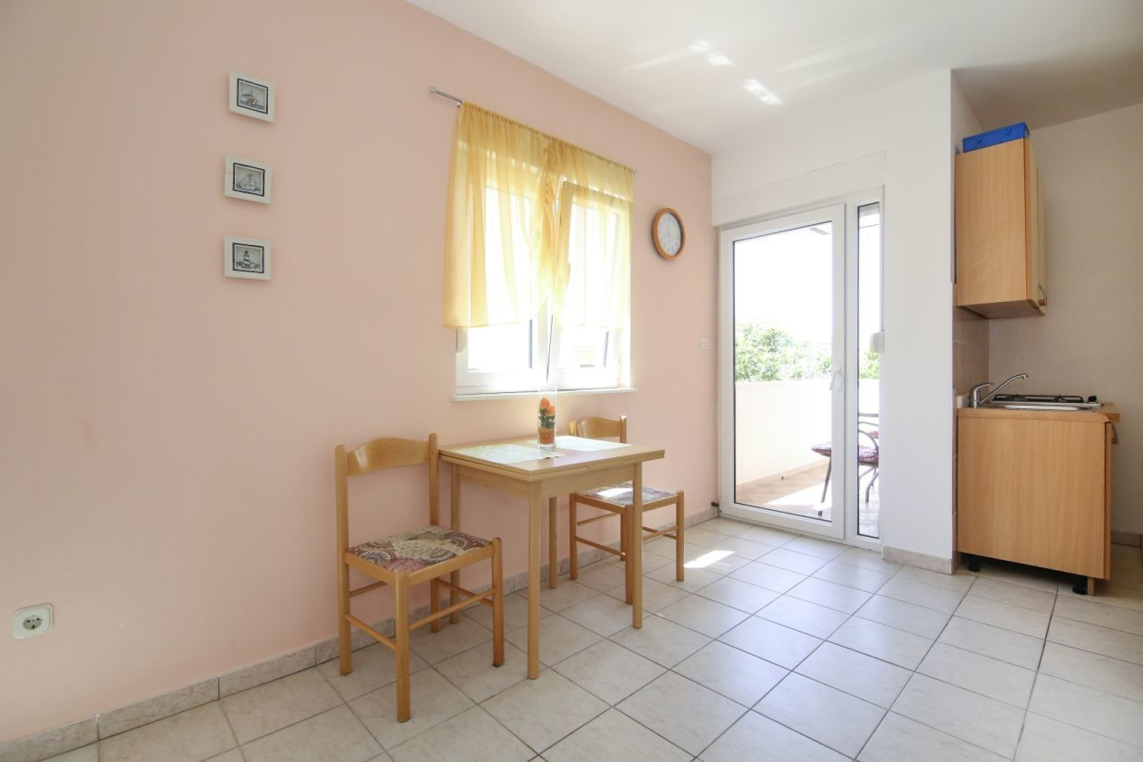 Studio apartment Tea - parking and grill, 100 m from sea SA2 Rogoznica, Riviera Sibenik