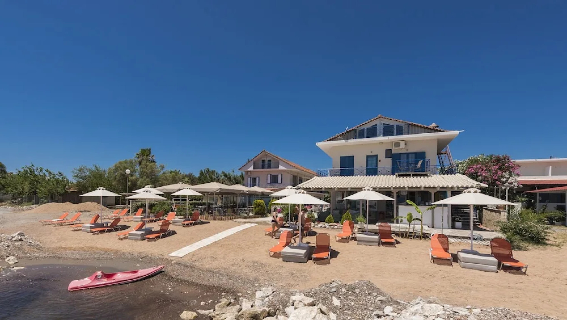 Superior Suite on the Beach - Breakfast Included