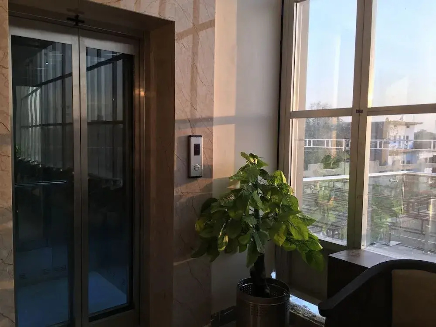 Hotel Ratan Royal Inn.