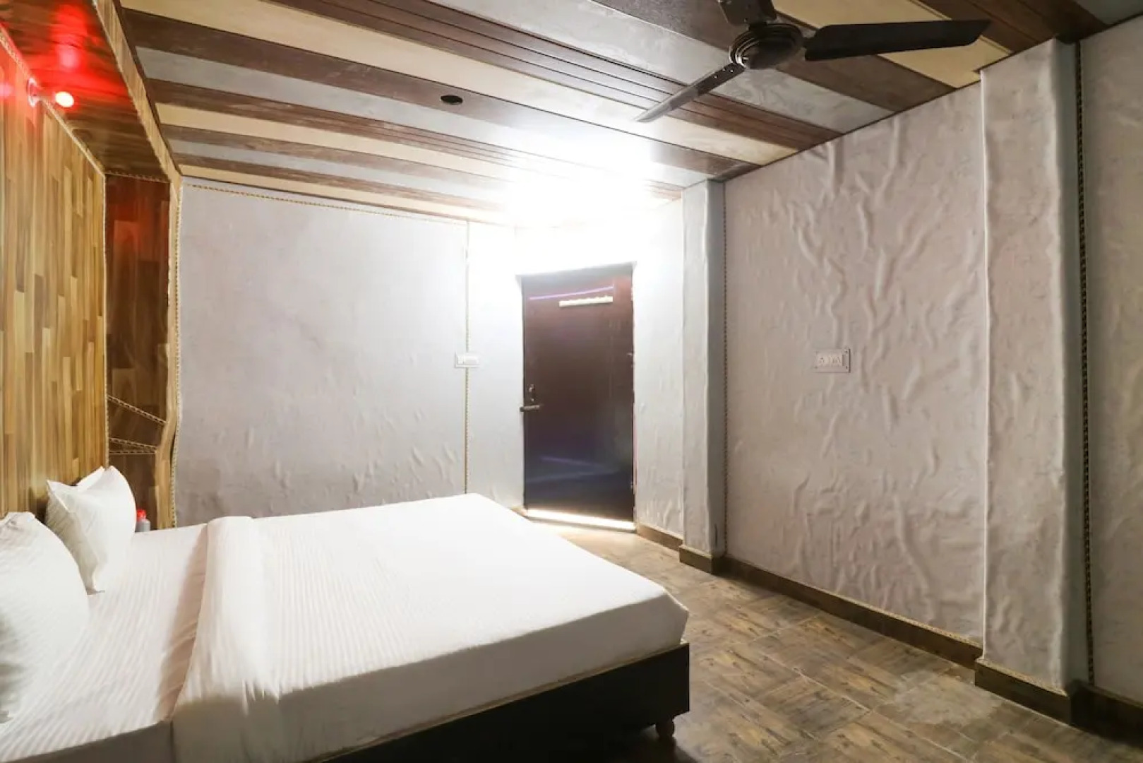 SPOT ON 49126 Silent Valley Appartments