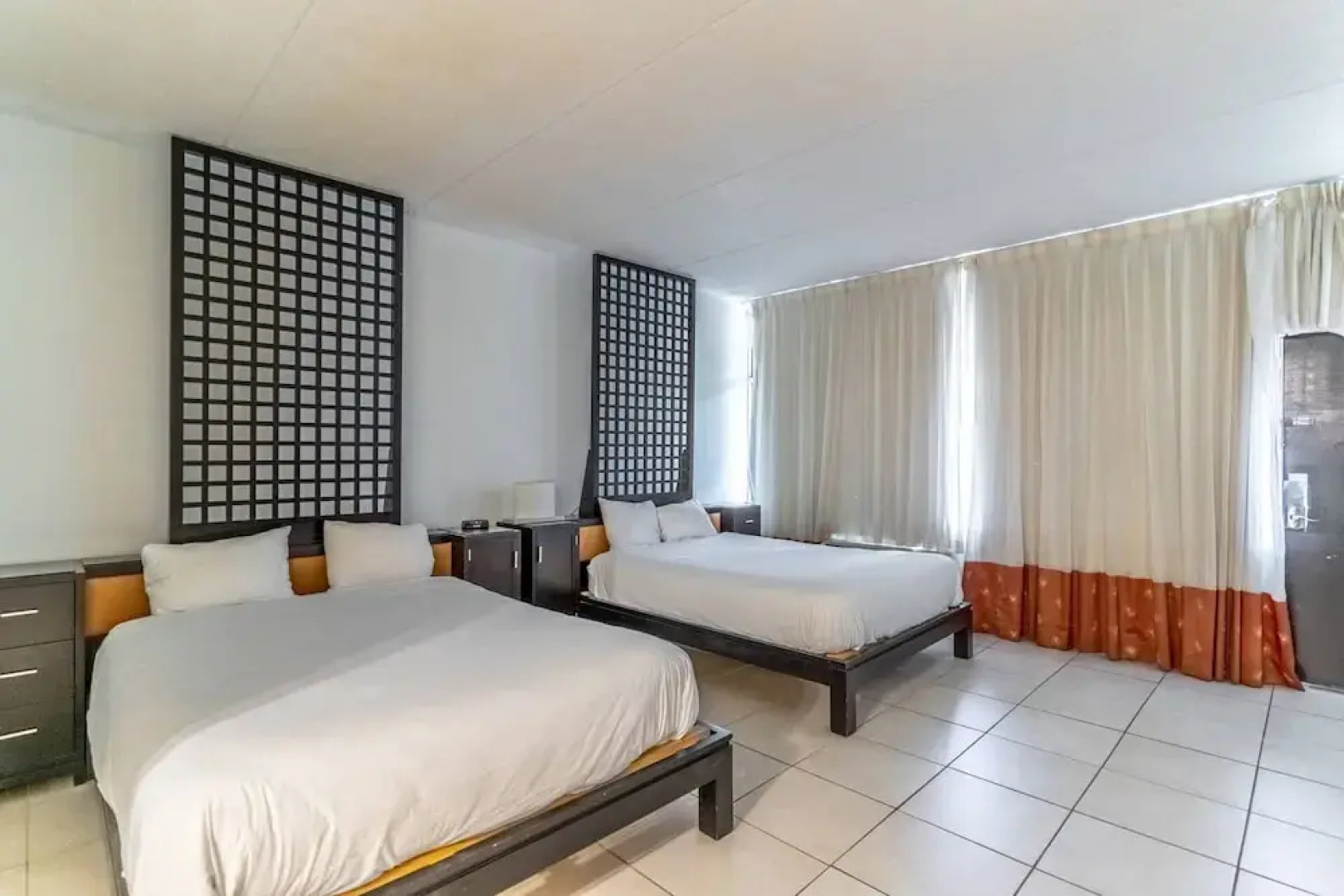 502 Little Harbor Inn