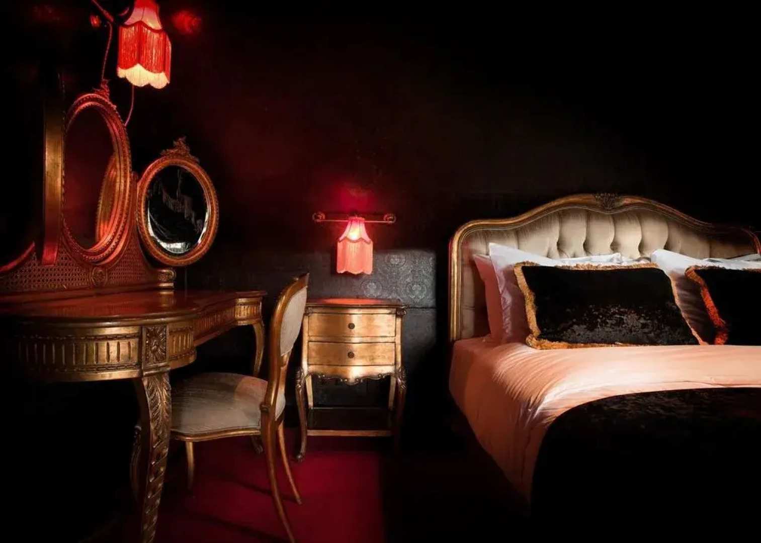 Crazy Bear Hotel-Beaconsfield