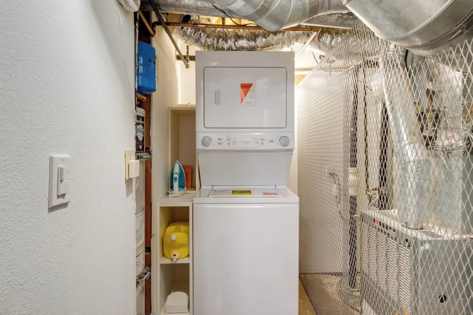 1 Mi to Riverwalk: Downtown Reno Studio w/ Patio!