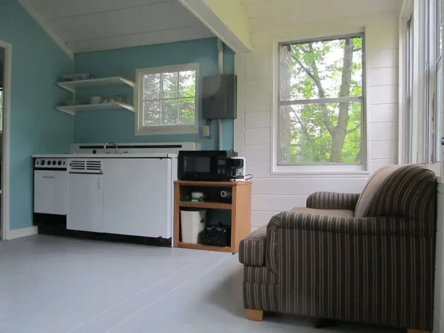 Hanging Horn Lakeside Resort