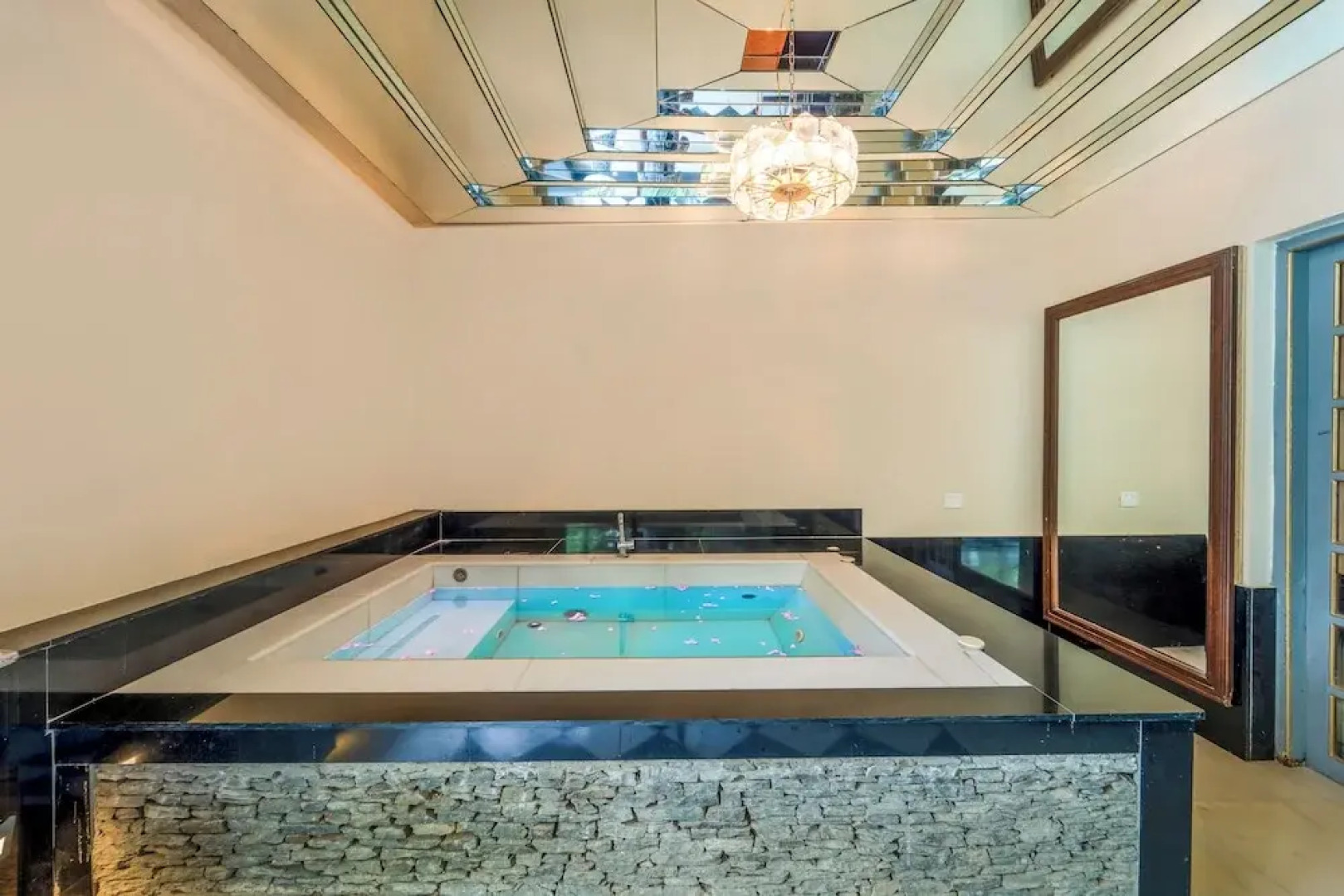 The Royal Retreat Resort & Spa