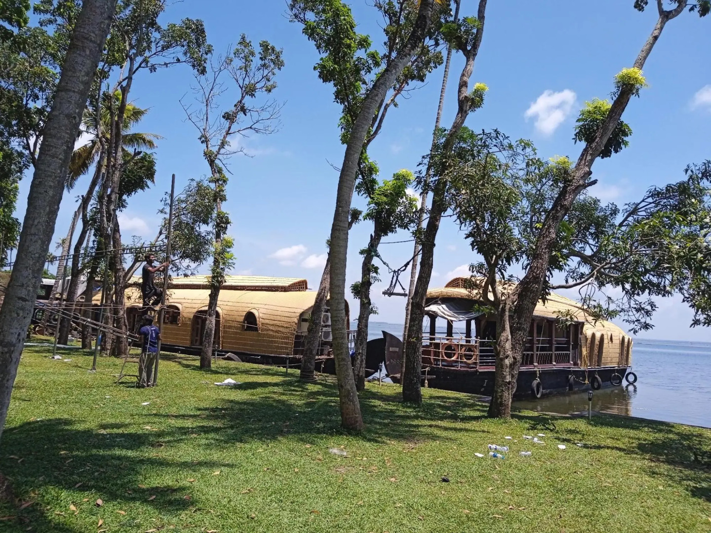 Aqua Jumbo Houseboats