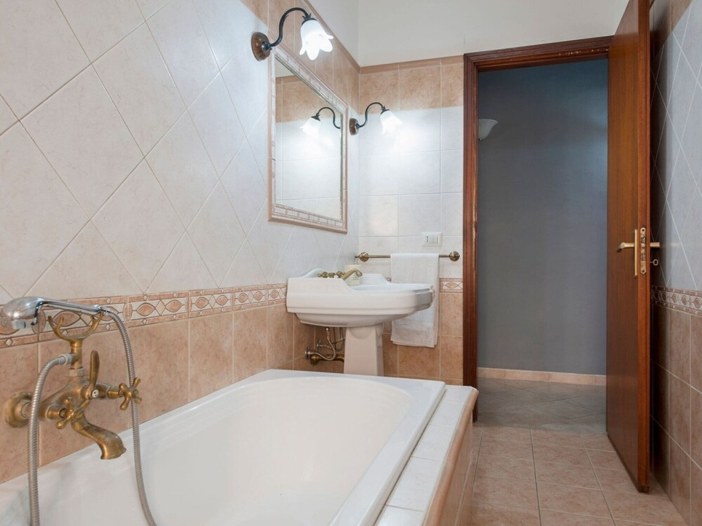 Comfy Holiday Home in Nizza di sicilia on the coast