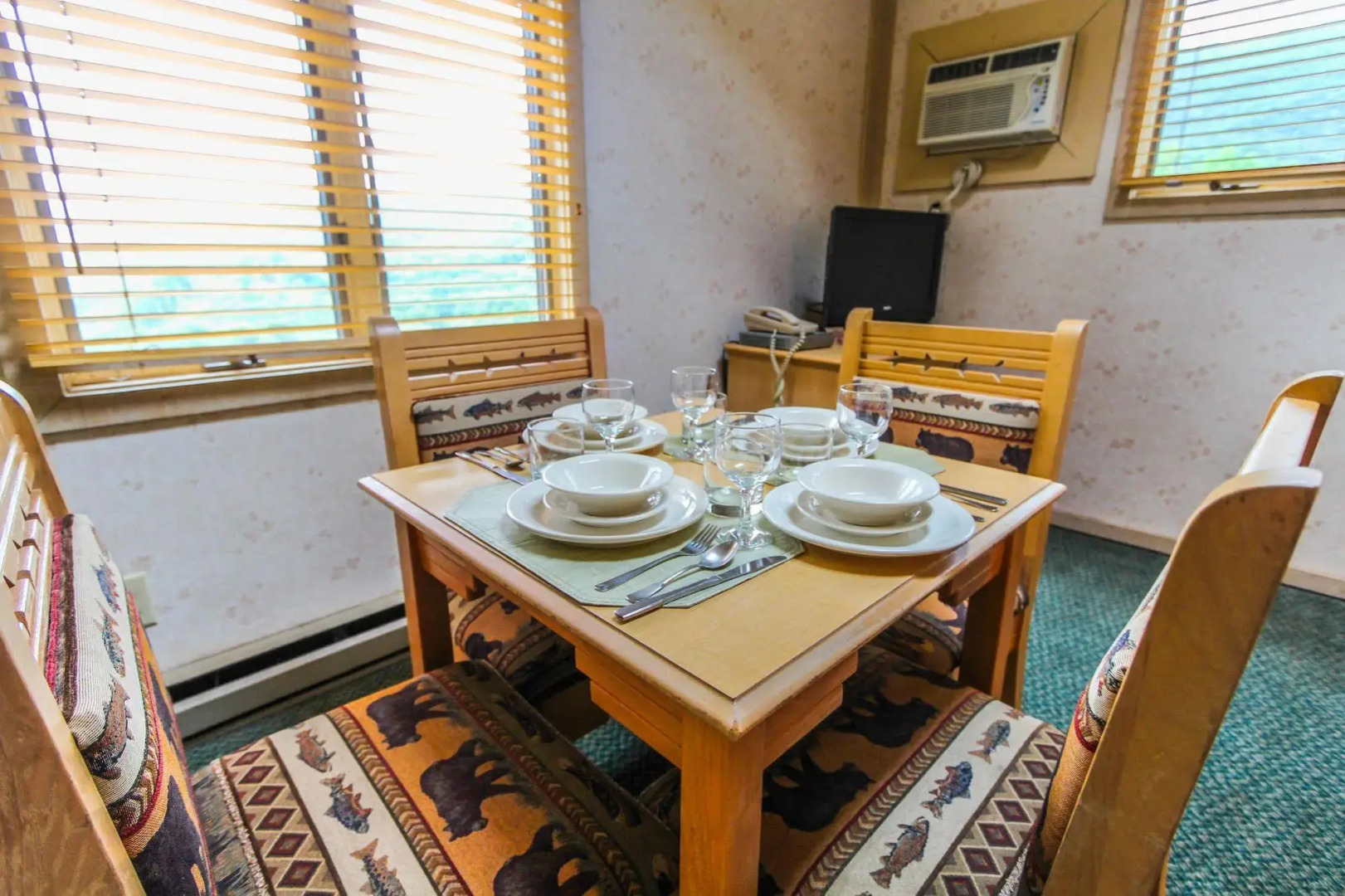 Smoketree Lodge by VRI Resort