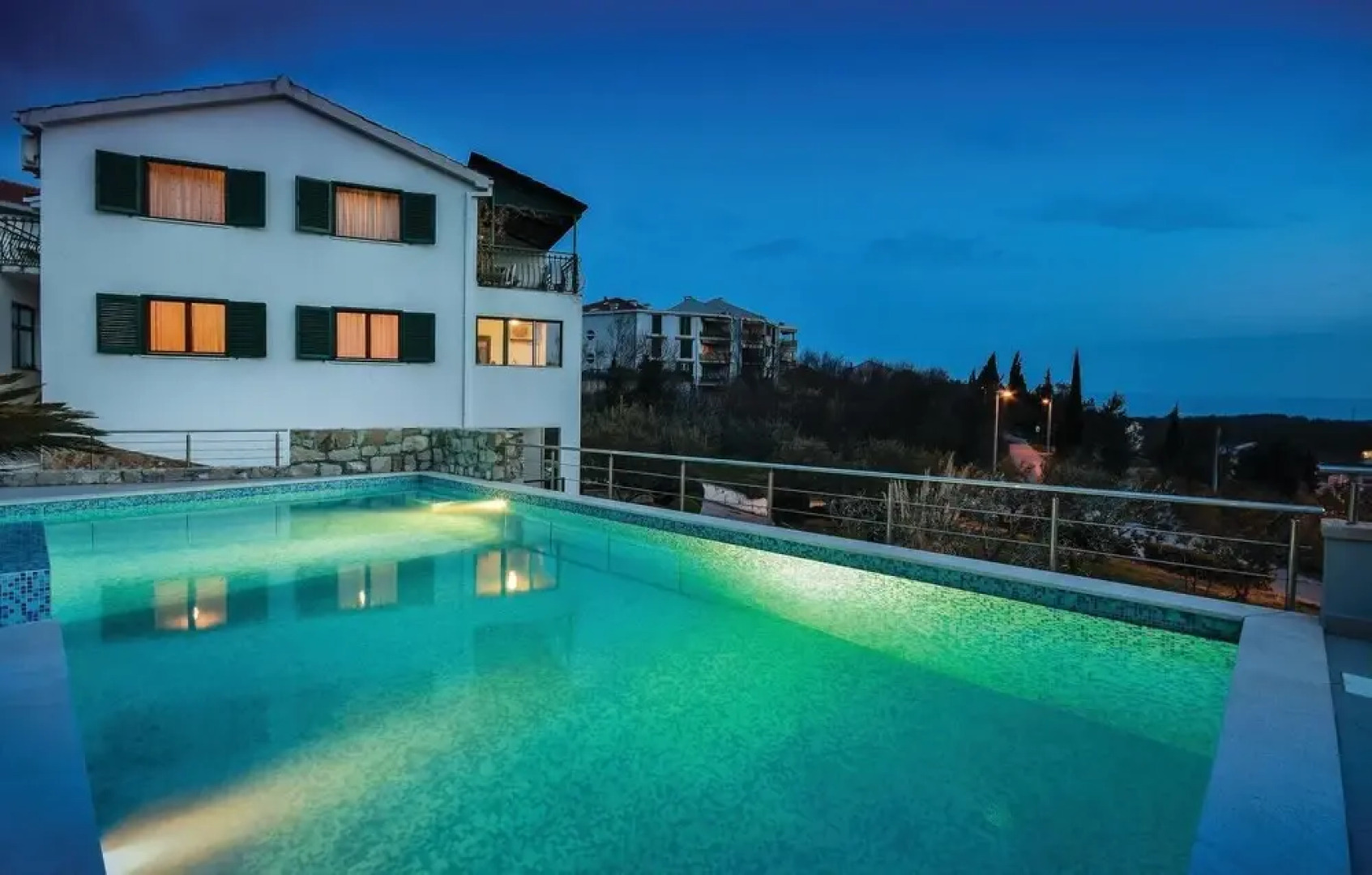 Beautiful Home in Mravince With Wifi and 2 Bedrooms