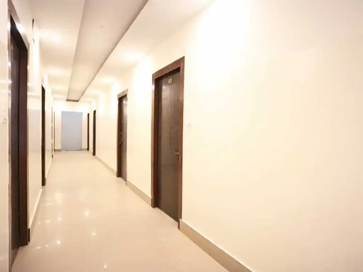 Hotel Anuradha Palace