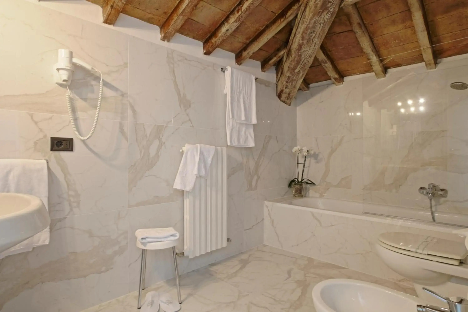 Rechigi Park Hotel