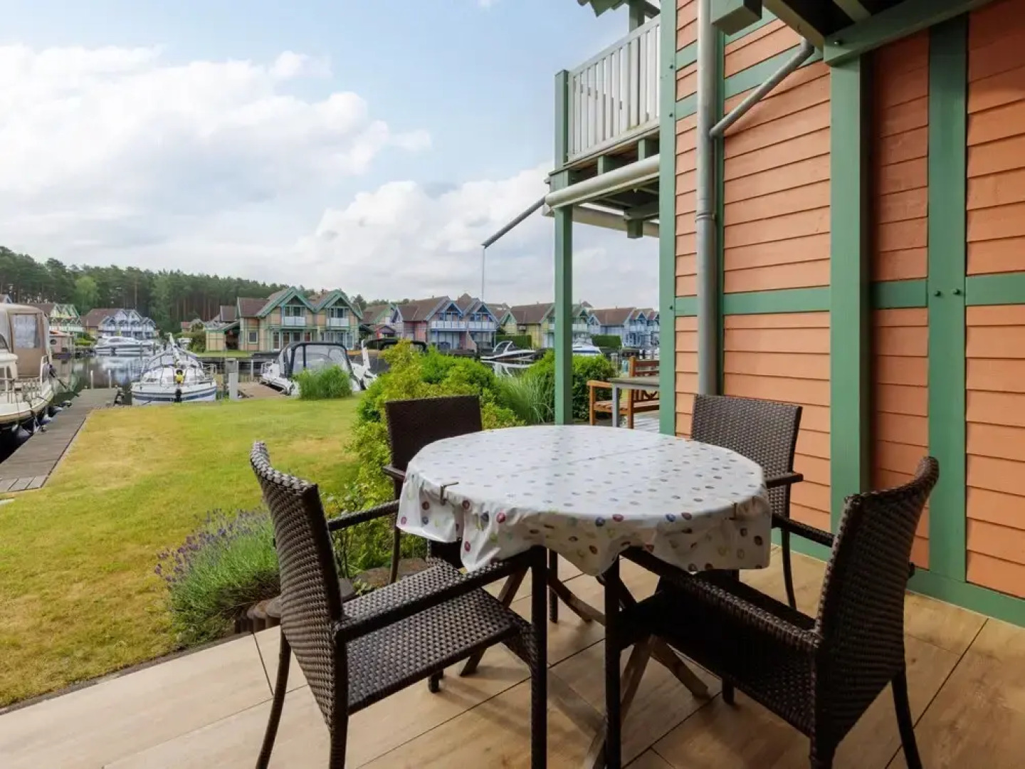 Cozy Holiday Home with Wood Burning Stove near Water