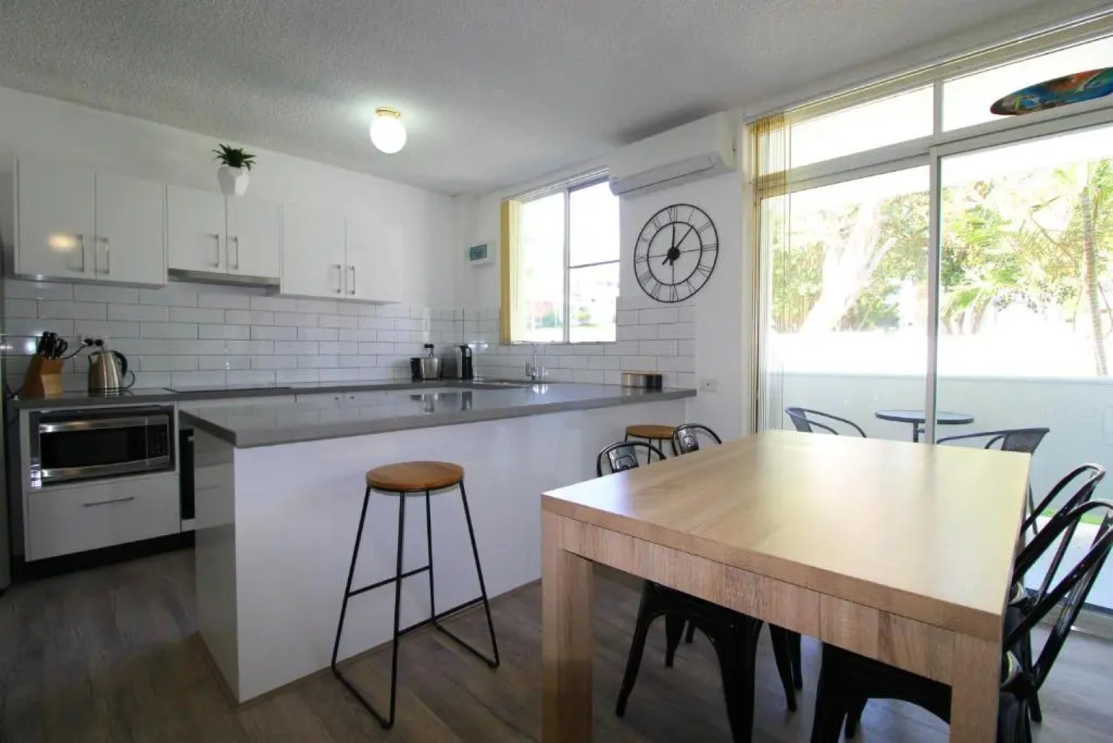 Main Break 1, 1 Main Street,