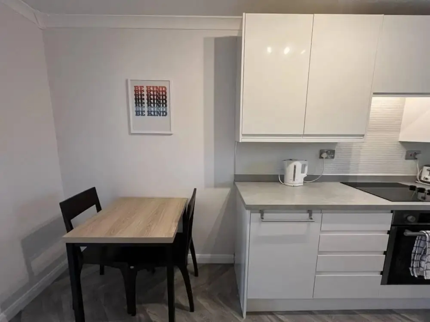 Seaside Haven Retreat - 2 Bedroom Apartment