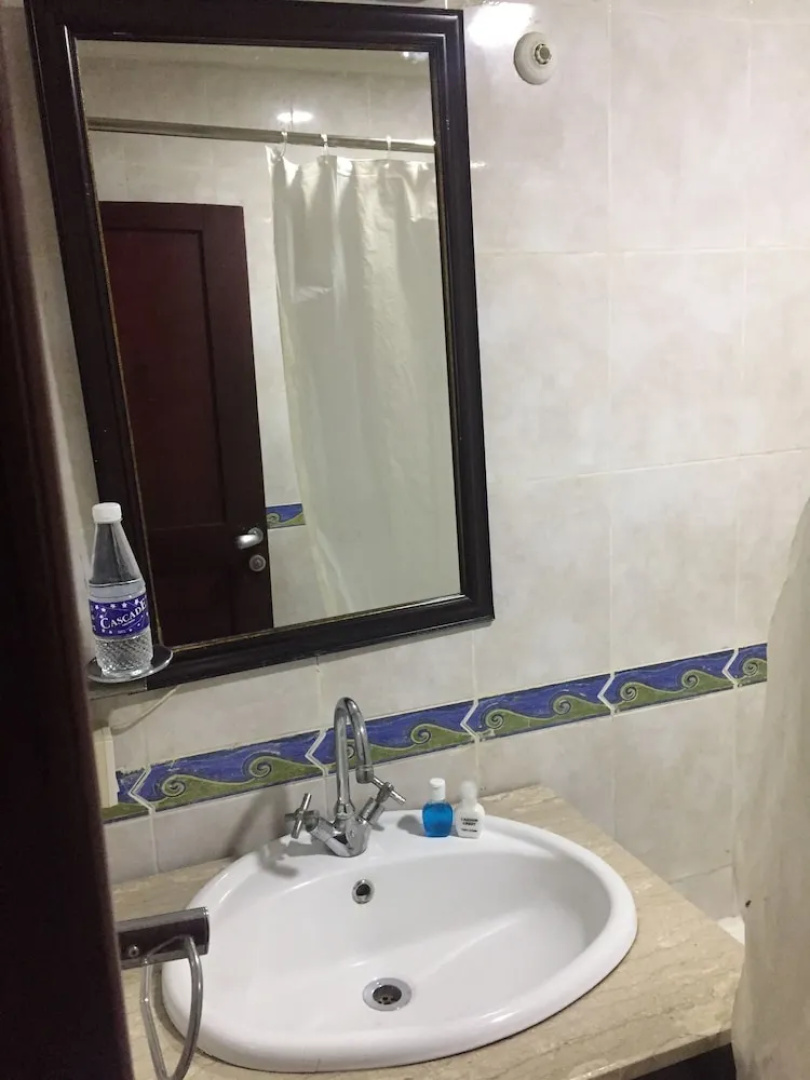 Lagoon Crest Hotel