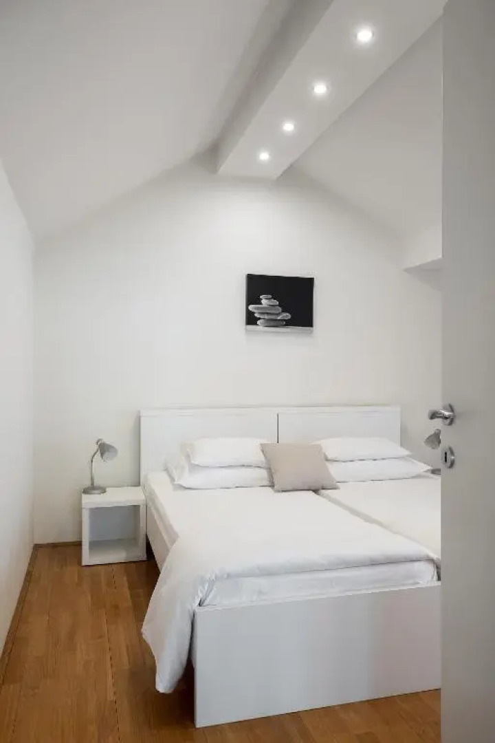 Apartment Penthouse Festina Lente