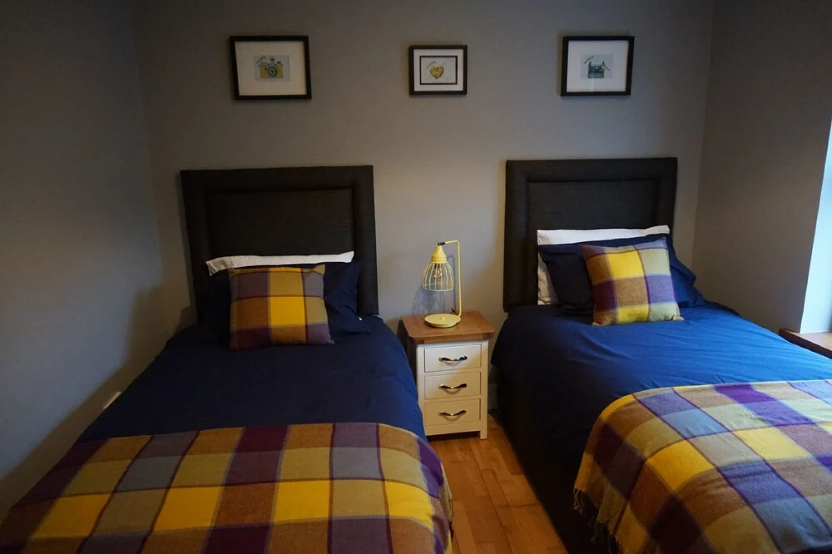 Dromore Court - Luxury Apartment