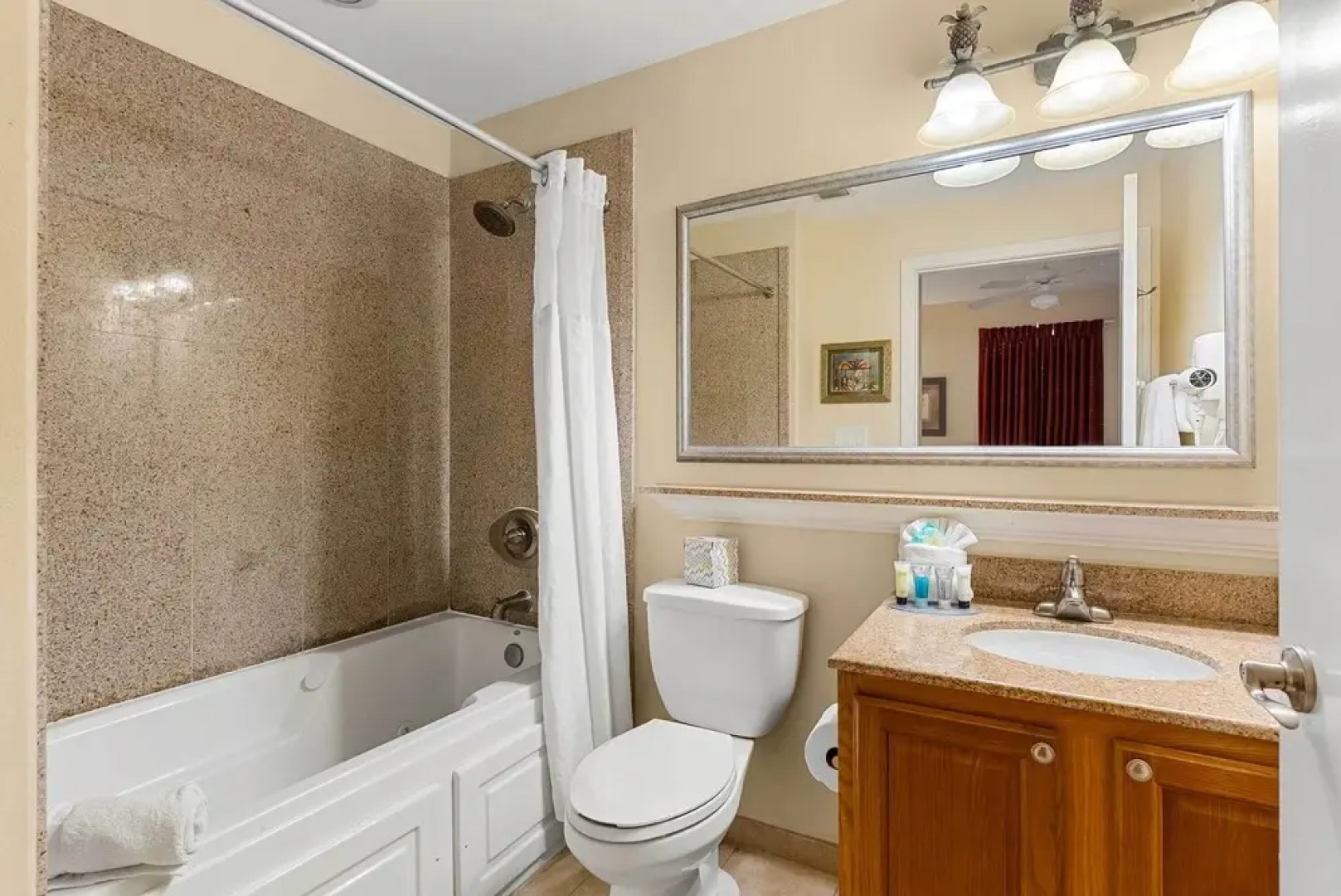 Luxury Condo w/ Huge Private Balcony on Lake Bryan