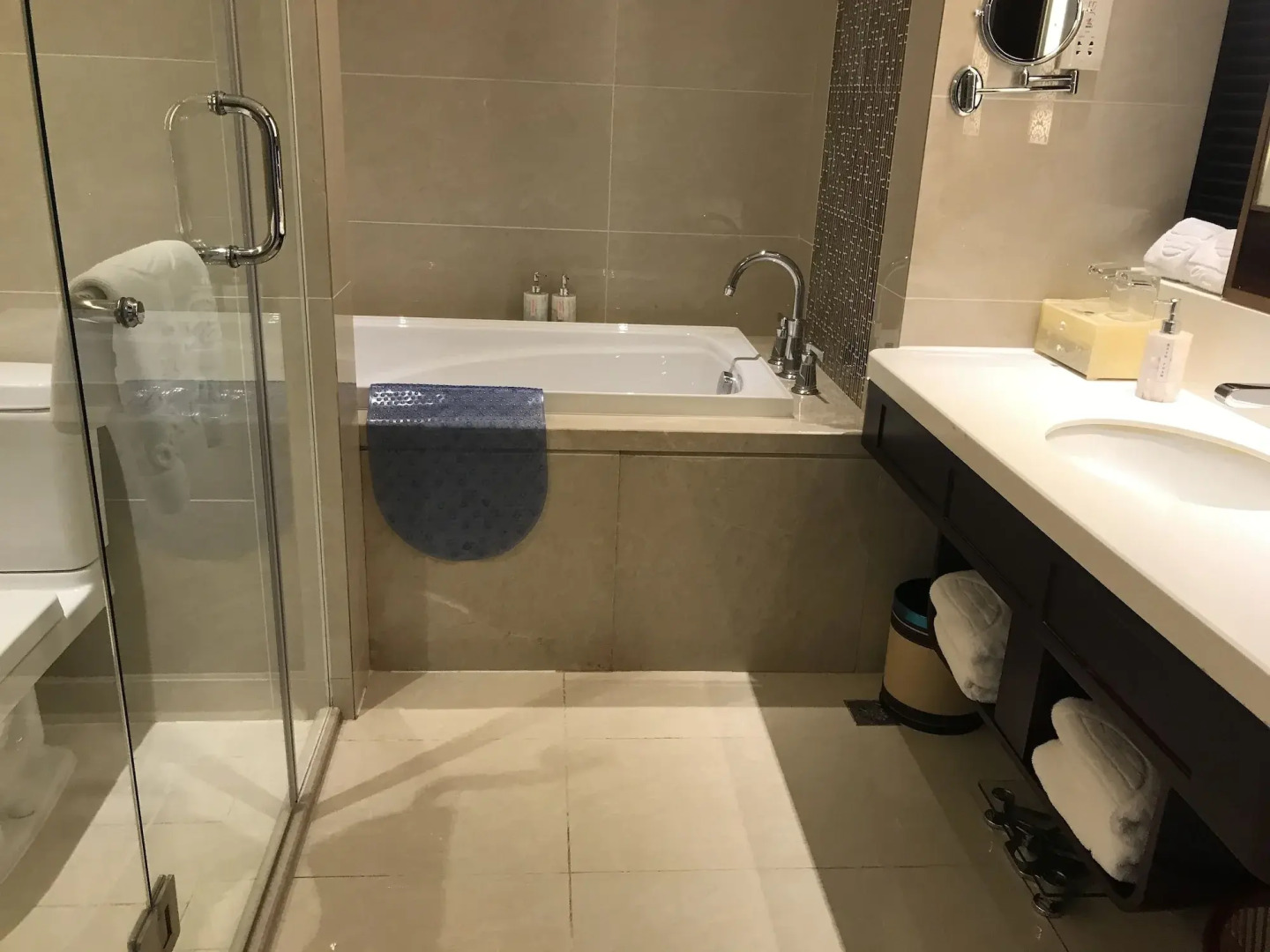 Don Chan Palace, Hotel & Convention