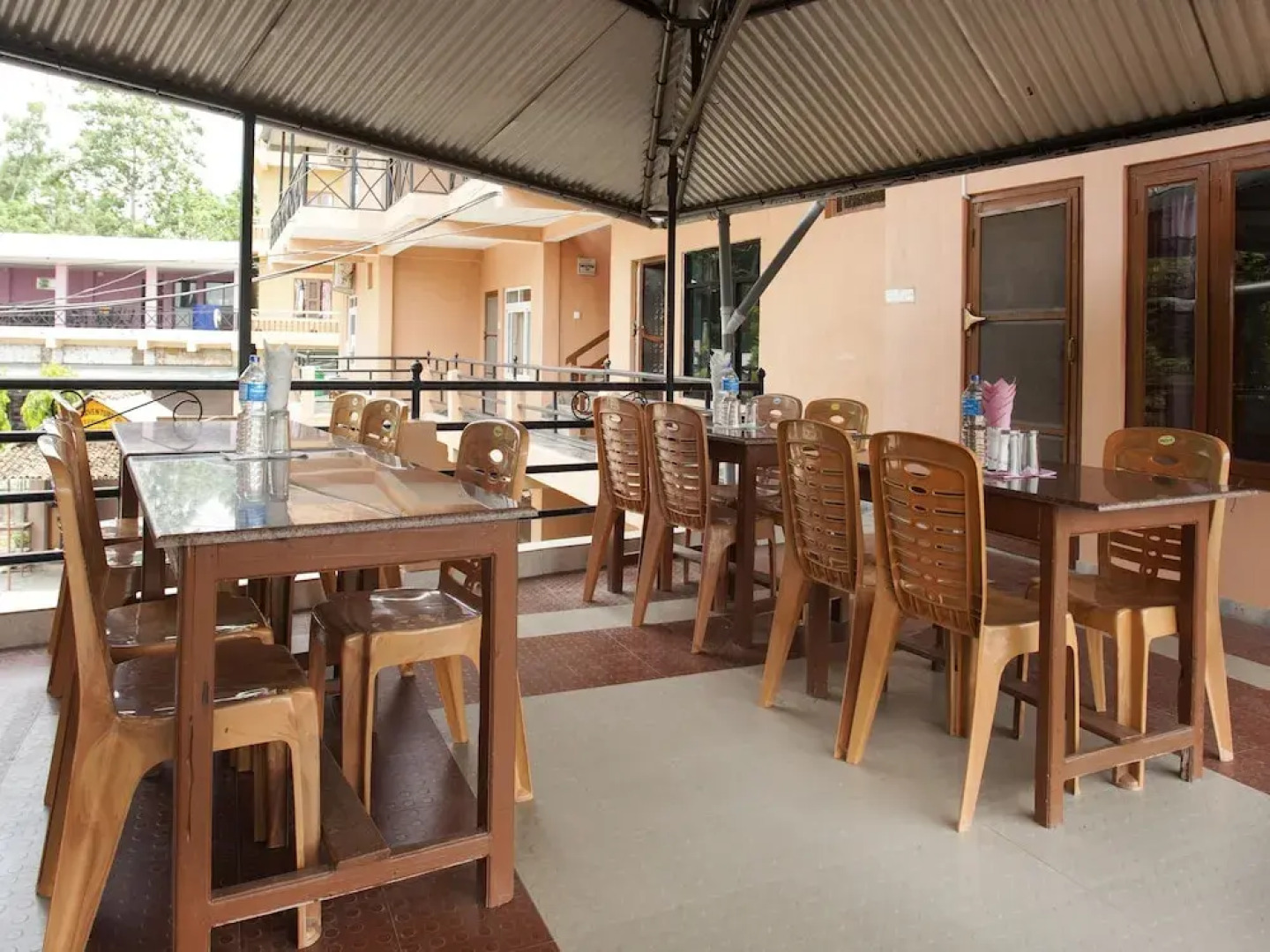 SPOT ON 486 Hotel Holy Lodge