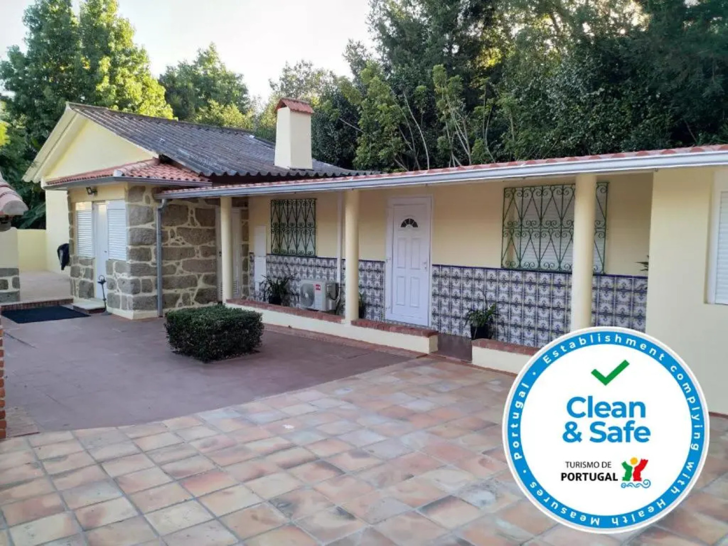 Metro Vilar Suites & Villas