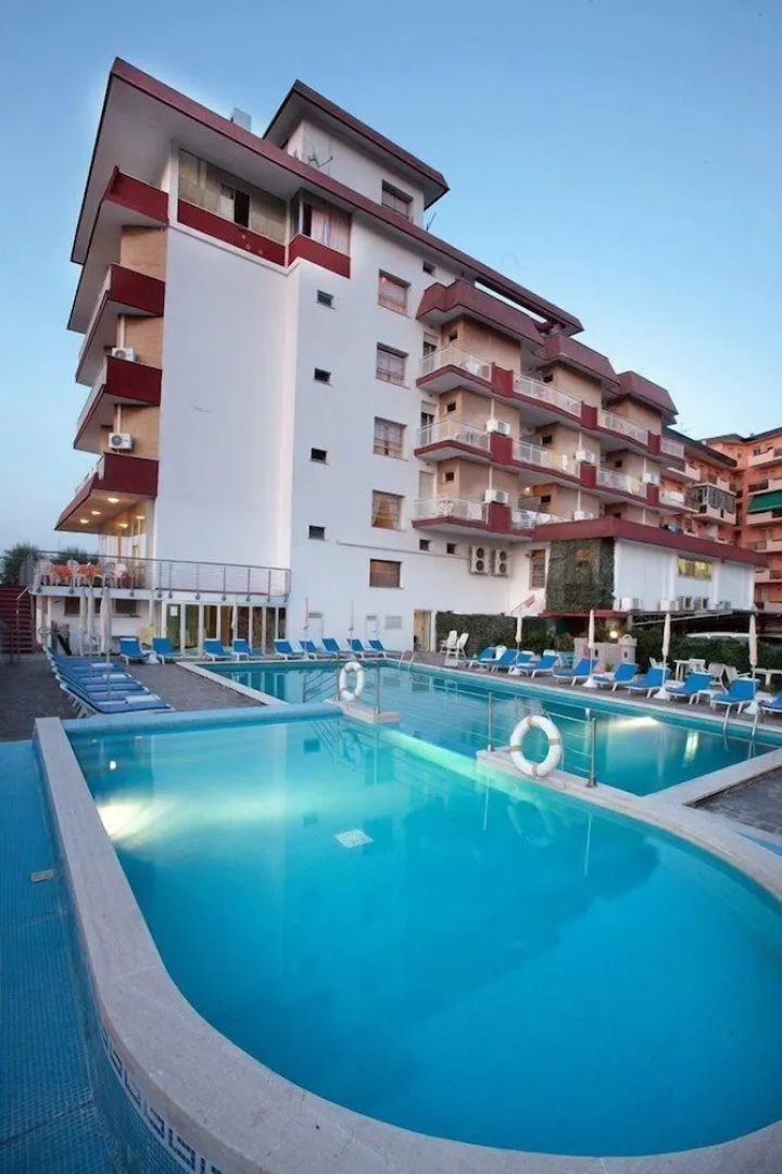 Gallia Club Hotel