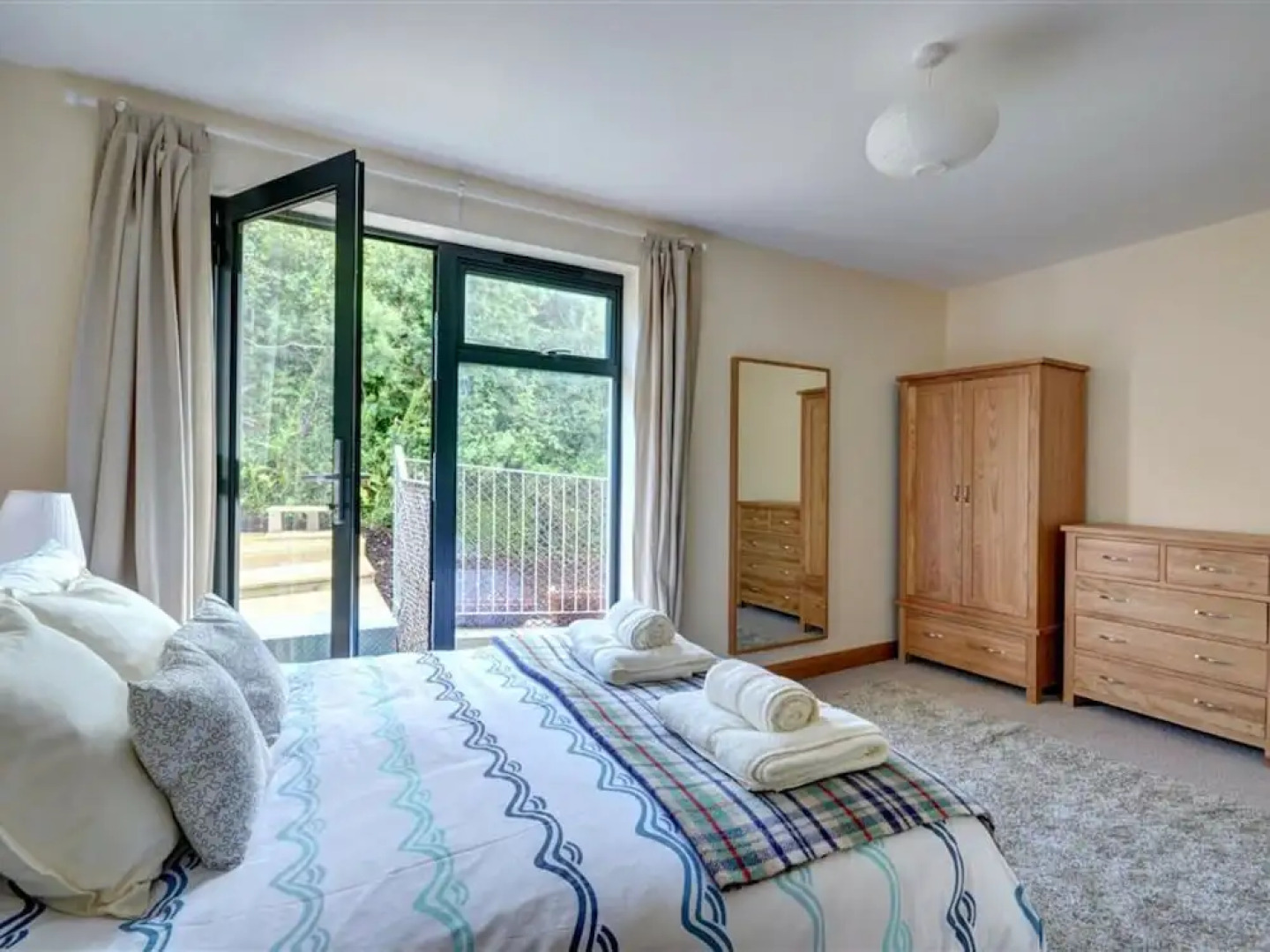 Luxurious Apartment in Par With Beach Nearby