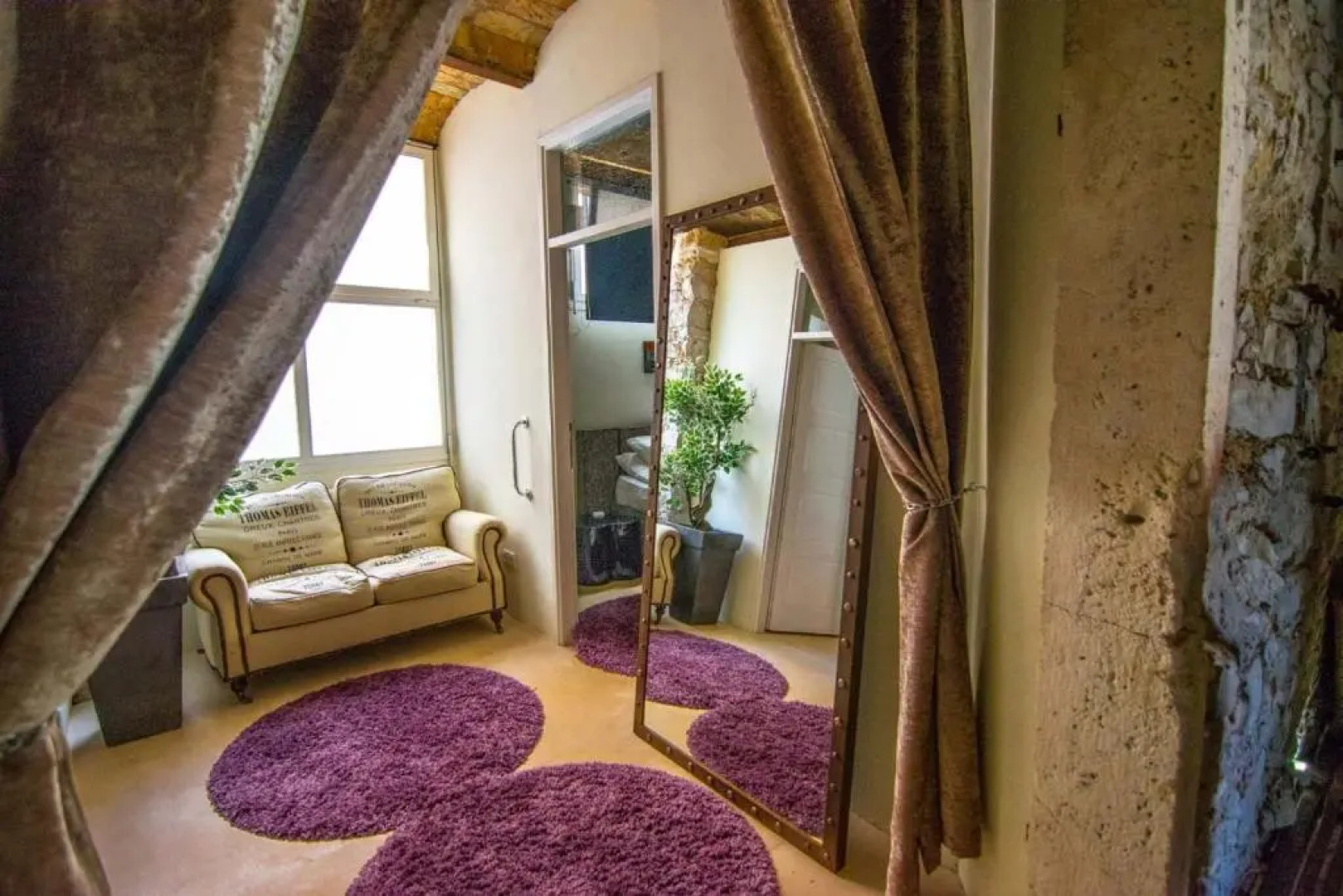 Villa Potoka Palace - 4 Bedroom Villa - Central and Private Setting - Spa and Sauna