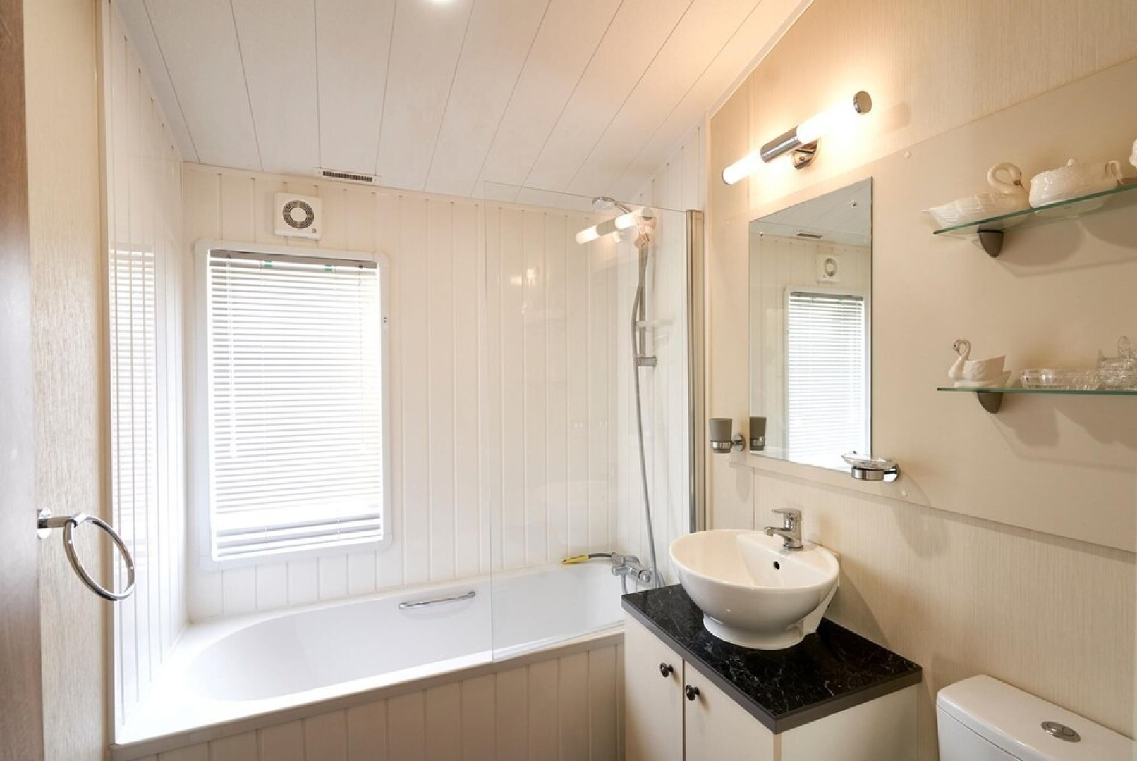 2BD Seafront Lodge Amazing Views in Kent