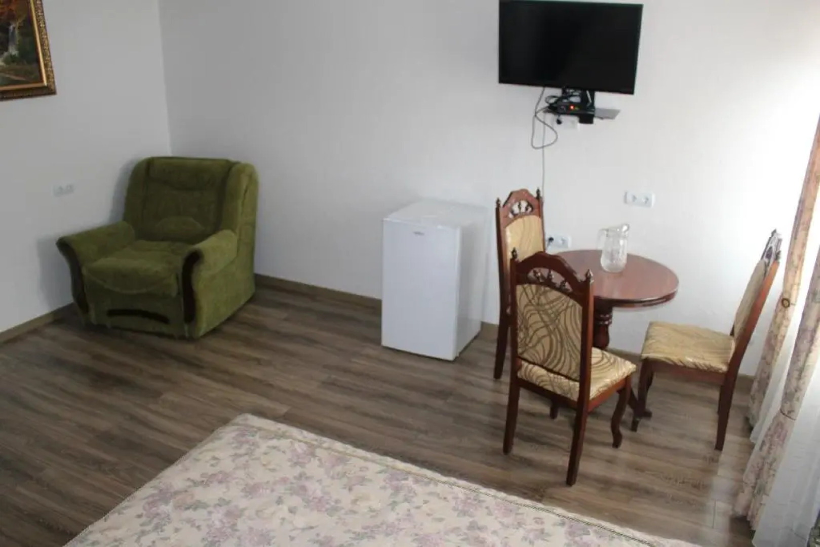 Gostyniy Dvir Synevir