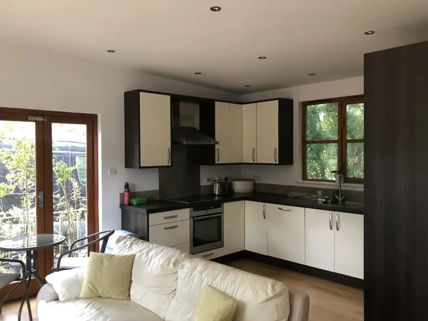 Cosy South Gloucestershire Cabin Retreat